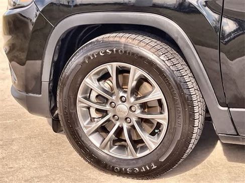 Used 2021 Jeep Cherokee Latitude Lux w/ Comfort/Convenience Group image 9