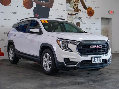 Used 2022 GMC Terrain SLE w/ Driver Convenience Package image 18