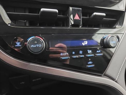 Used 2023 Toyota Camry SE w/ Cold Weather Package image 19