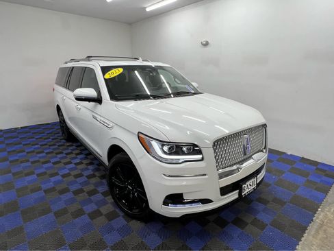Used 2023 Lincoln Navigator L Reserve w/ Equipment Group 201A image 37