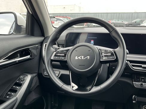 Used 2025 Kia Seltos S FWD image 28