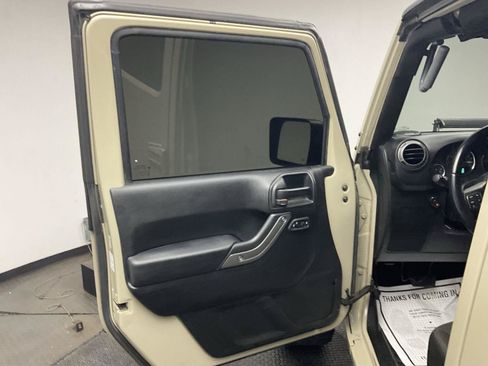 Used 2018 Jeep Wrangler Unlimited Sport S AWD/4WD image 9