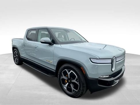 Used 2022 Rivian R1T Adventure image 10