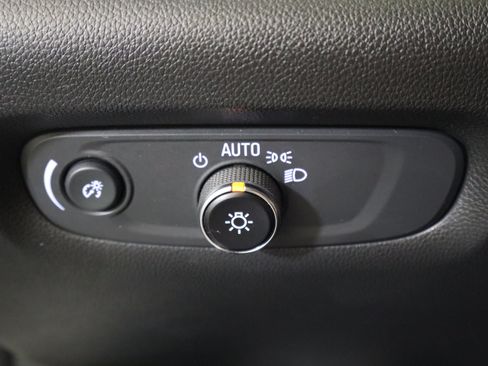 Used 2023 Chevrolet Traverse LS FWD image 33