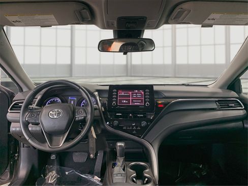 Used 2023 Toyota Camry SE image 24