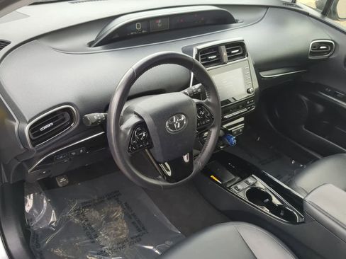 Used 2022 Toyota Prius L Eco image 10