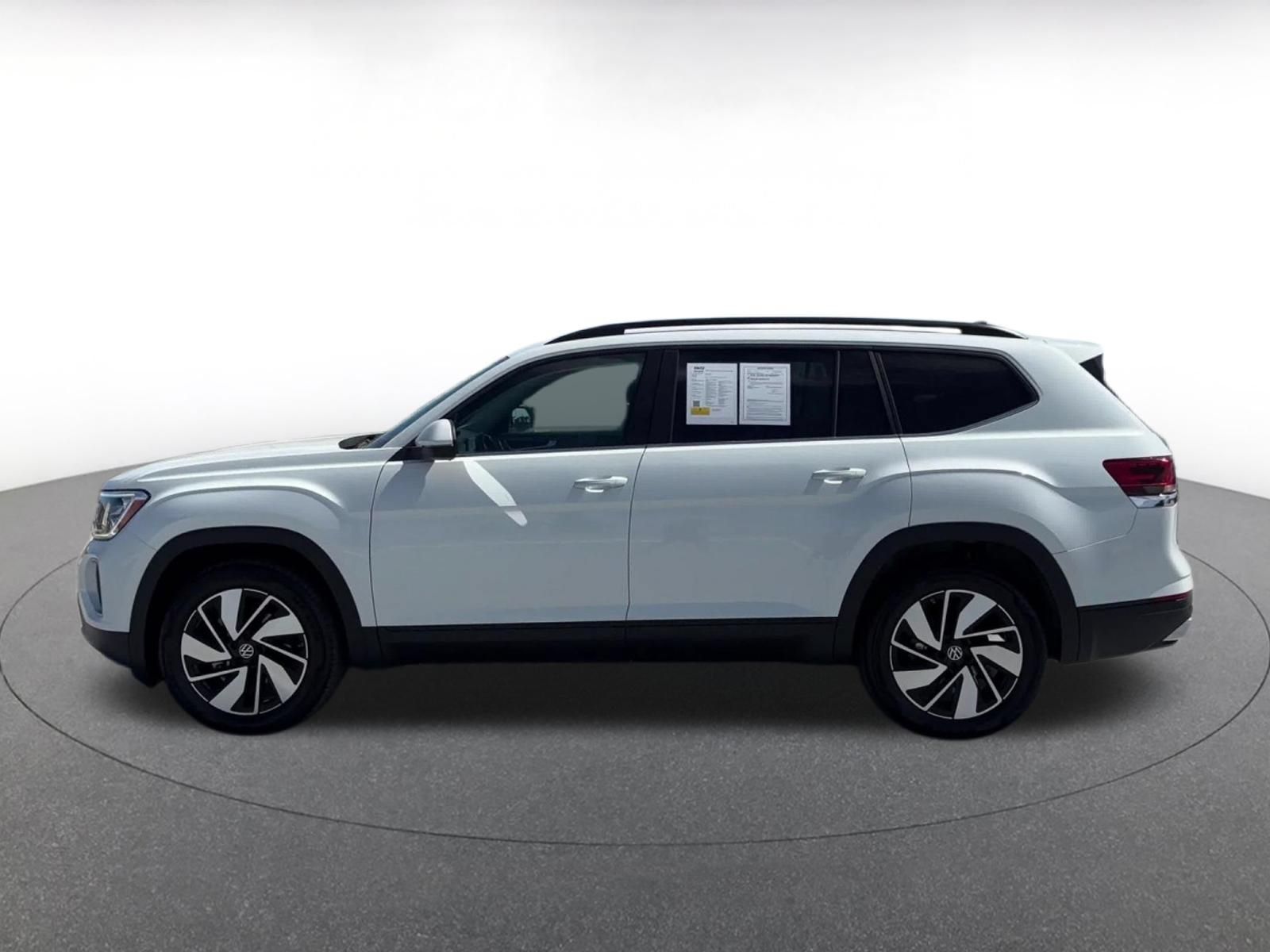 Used 2026 Volkswagen Atlas SE FWD image 8