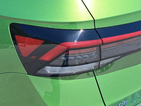 New 2026 Volkswagen Taos SE AWD/4WD image 32