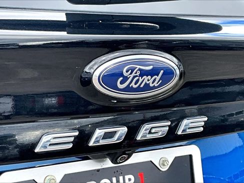 Used 2022 Ford Edge SEL w/ Sport Appearance Package image 9