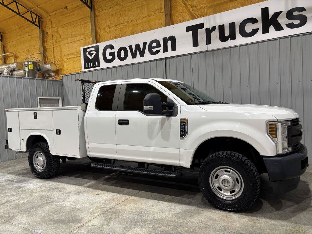 Used 2018 Ford F250 XL w/ Power Equipment Group AWD/4WD image 3