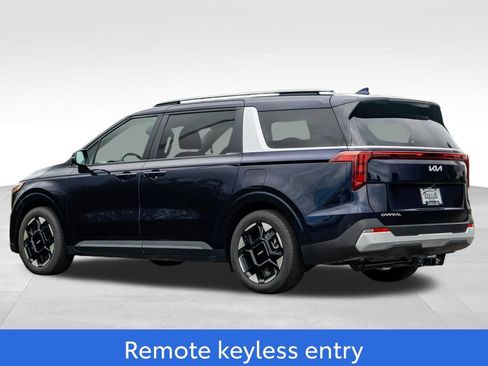 Used 2025 Kia Carnival EX FWD image 5