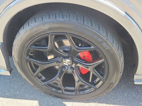 Used 2022 Ford F150 Lariat w/ Equipment Group 502A High AWD/4WD image 18