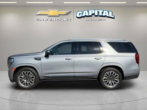 Used 2023 GMC Yukon Denali Ultimate AWD/4WD image 2