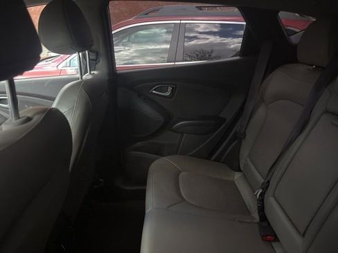 Used 2014 Hyundai Tucson SE image 5