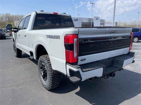 New 2026 Ford F250 Platinum AWD/4WD image 3