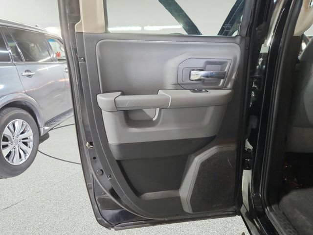 Used 2019 RAM 1500 Classic SLT w/ SLT Plus D←cor Group AWD/4WD image 12