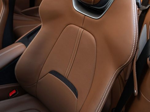 Used 2024 Ferrari Roma Spider RWD image 29