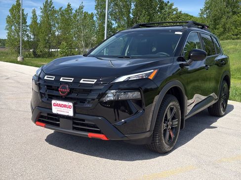 New 2026 Nissan Rogue SV AWD/4WD image 2