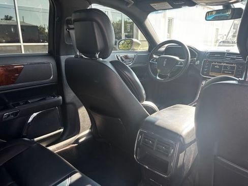 Used 2017 Lincoln Continental Premiere AWD/4WD image 11