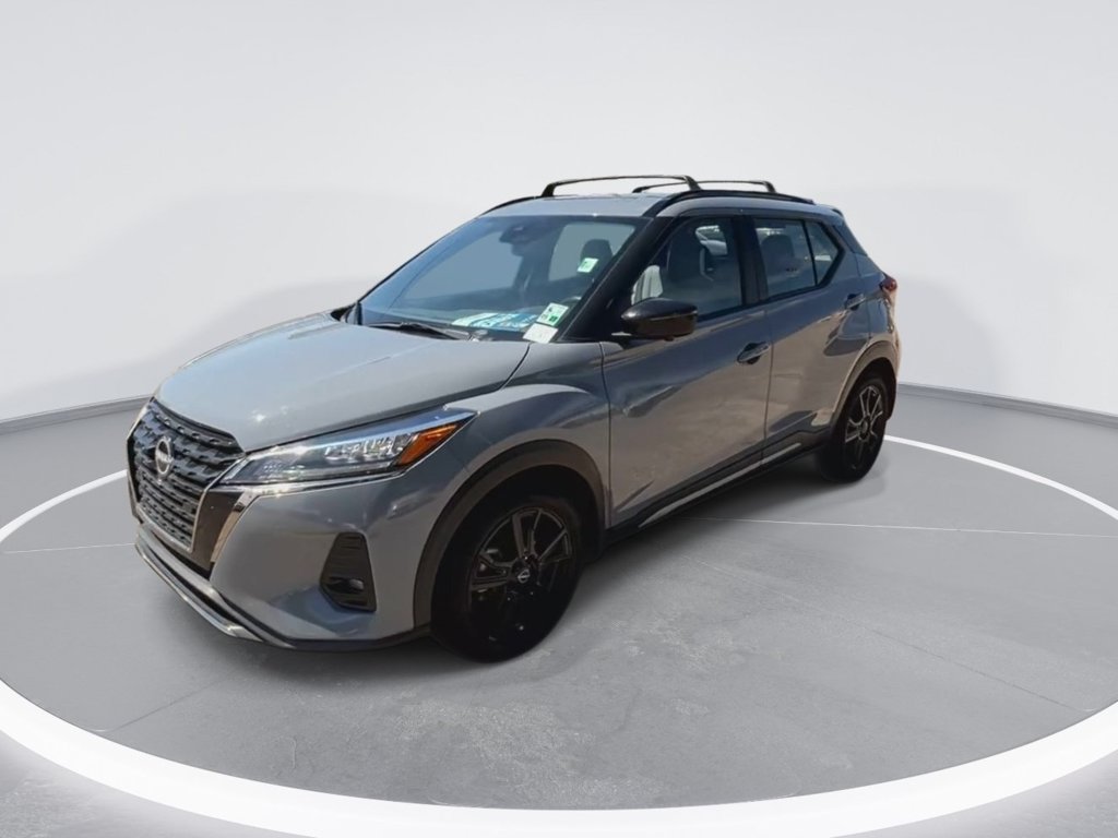 Used 2024 Nissan Kicks SR w/ SR Premium Package FWD image 4