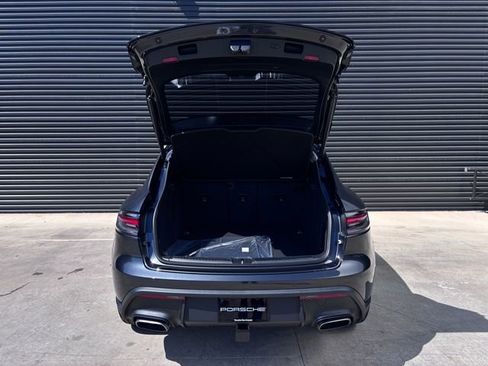 New 2026 Porsche Macan image 26
