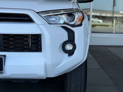 Certified 2022 Toyota 4Runner SR5 Premium w/ Moonroof Package RWD image 6