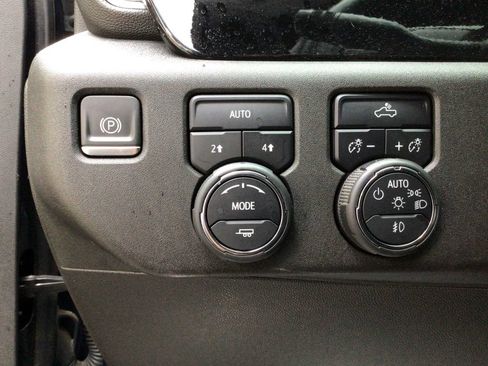 Used 2022 Chevrolet Silverado 1500 RST AWD/4WD image 25