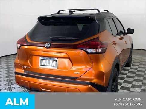 Used 2022 Nissan Kicks SR w/ Interior Electronics Package FWD image 11