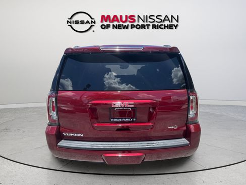 Used 2017 GMC Yukon SLT AWD/4WD image 6