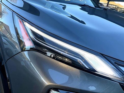 New 2026 Nissan Rogue Platinum image 18