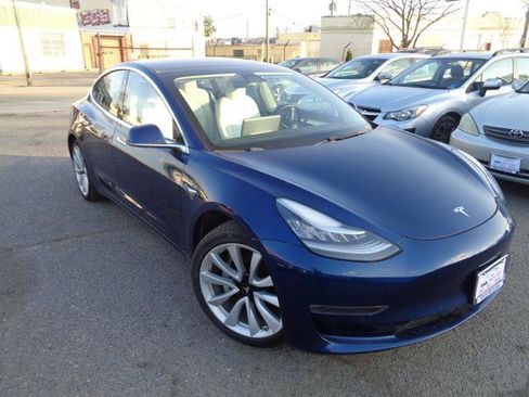 Used 2018 Tesla Model 3 RWD image 7