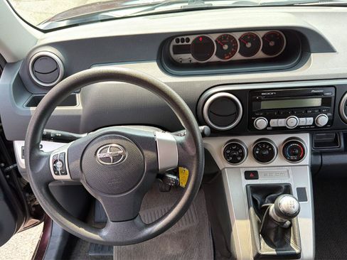 Used 2008 Scion xB FWD image 10