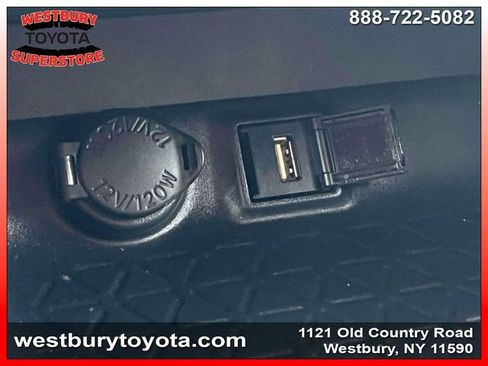 Used 2021 Toyota RAV4 LE AWD/4WD image 32