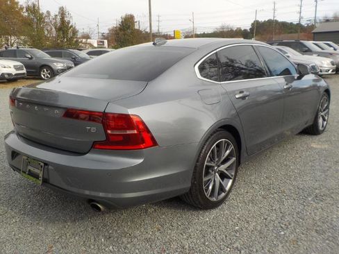 Used 2018 Volvo S90 T5 Momentum image 5
