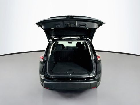 Used 2024 Nissan Rogue SV FWD image 28