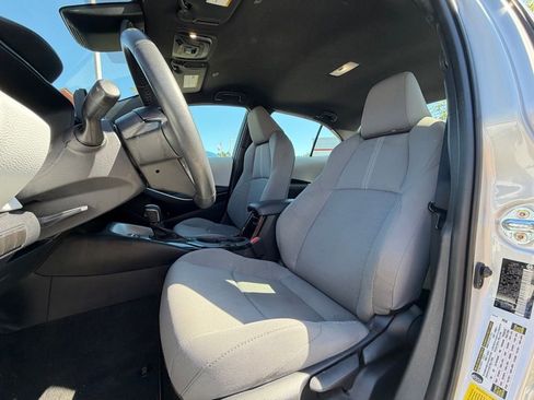 Used 2025 Toyota Corolla SE image 5