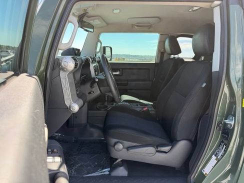 Used 2010 Toyota FJ Cruiser 4WD w/ Convenience Pkg image 10