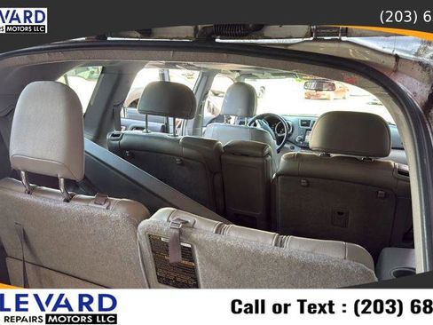 Used 2011 Toyota Highlander Limited w/ Tow Pkg AWD/4WD image 34