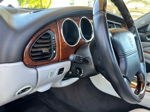 Used 2003 Jaguar XK8 Convertible image 17