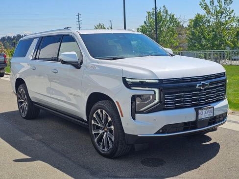 New 2026 Chevrolet Suburban High Country AWD/4WD image 7