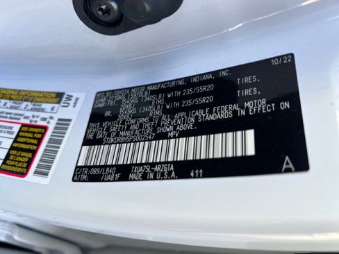 Used 2023 Toyota Highlander Limited image 23