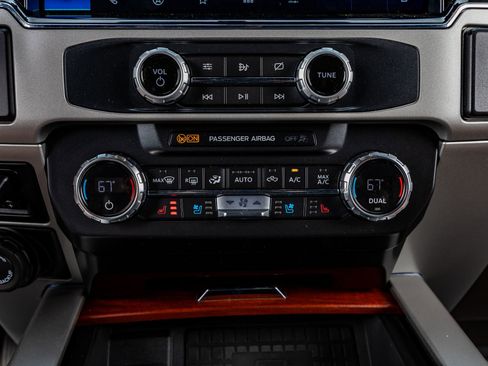 Used 2022 Ford F450 King Ranch w/ King Ranch Ultimate Package AWD/4WD image 27