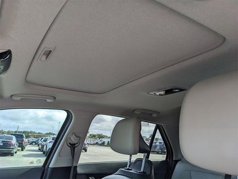 Certified 2024 Kia Niro EX Touring image 23