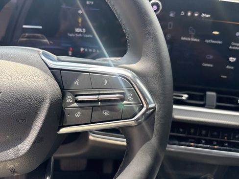 Used 2025 Chevrolet Equinox LT image 22