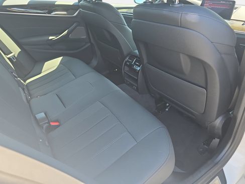 Used 2023 BMW 530i w/ Premium Package RWD image 11