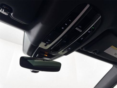 Certified 2023 Porsche Cayenne Platinum Edition AWD/4WD image 25