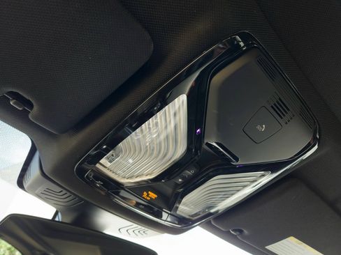 Used 2018 BMW 530e image 19