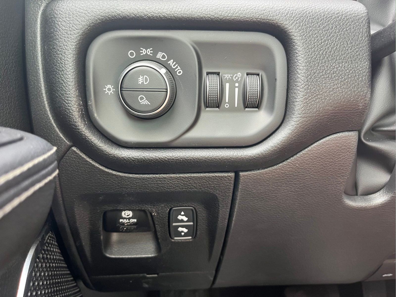 Used 2026 RAM 1500 Laramie AWD/4WD image 14