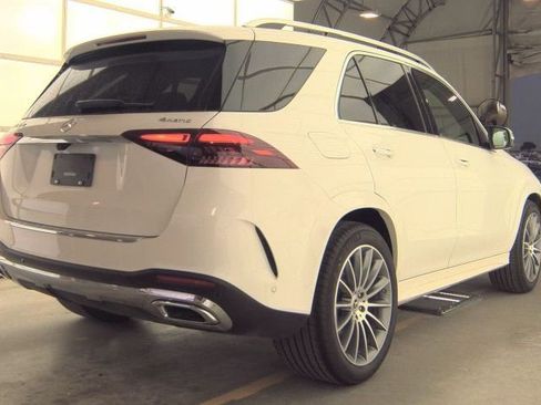 Used 2025 Mercedes-Benz GLE 450 4MATIC w/ AMG Line Exterior image 4