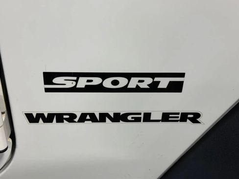 Used 2012 Jeep Wrangler Sport AWD/4WD image 11